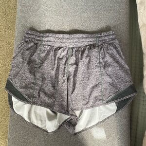 Lululemon Mid Rise Hotty Hot shorts